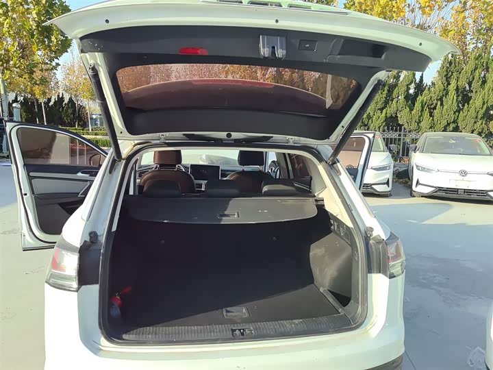 Фото 19 - Volkswagen Tayron