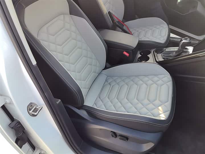 Фото 25 - Volkswagen Tayron