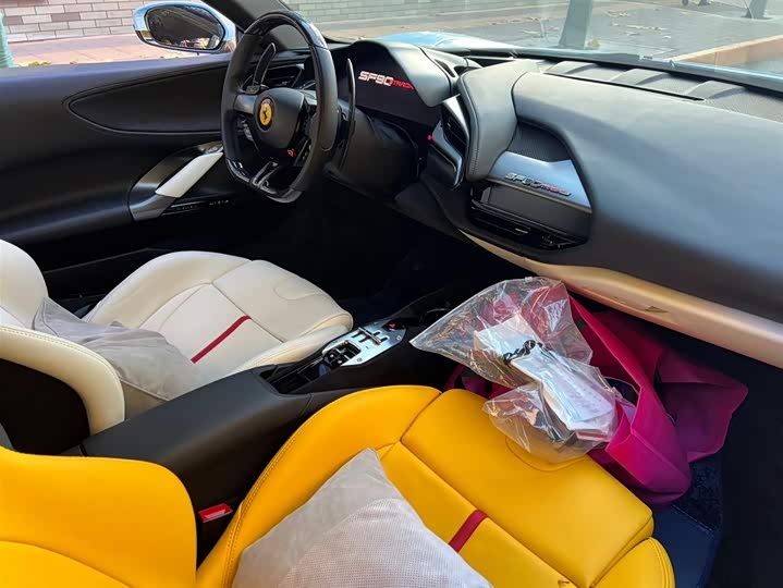 Фото 10 - Ferrari SF90