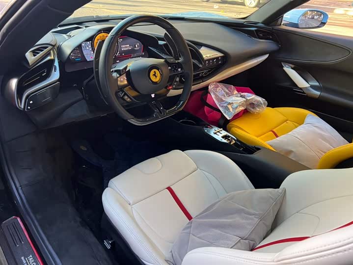 Фото 9 - Ferrari SF90