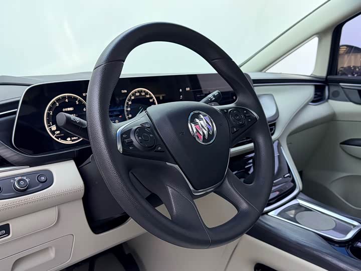 Фото 9 - Buick GL8 ES