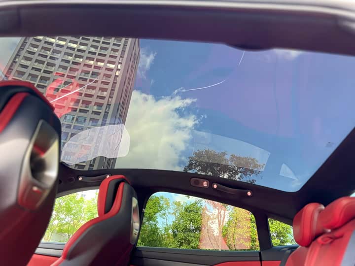 Фото 12 - Xiaomi SU7