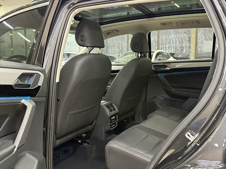 Фото 10 - Volkswagen Tayron