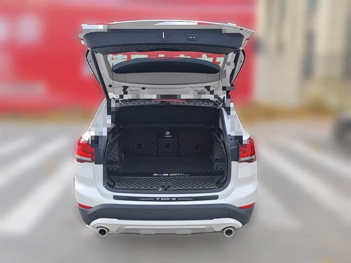 Фото 10 - BMW X1