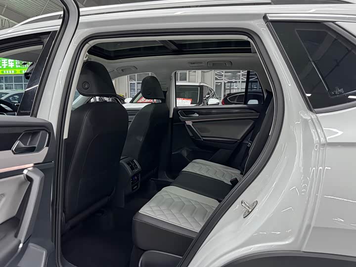 Фото 13 - Volkswagen Tayron