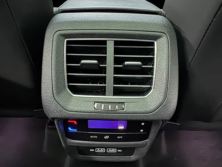 Фото 16 - Volkswagen Tayron