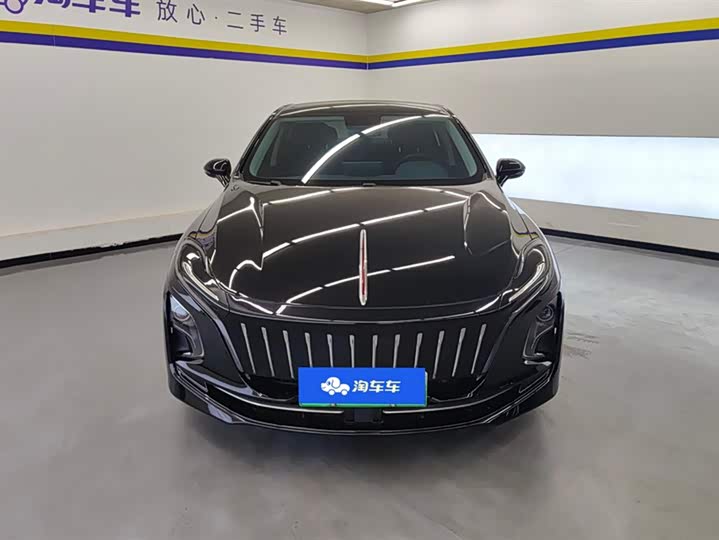 Фото 2 - Hongqi E-QM5