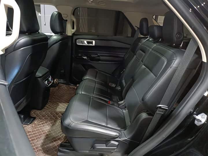 Фото 17 - Ford Explorer