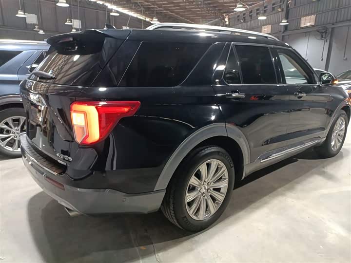 Фото 7 - Ford Explorer