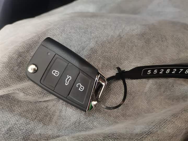 Фото 9 - Volkswagen T-Roc