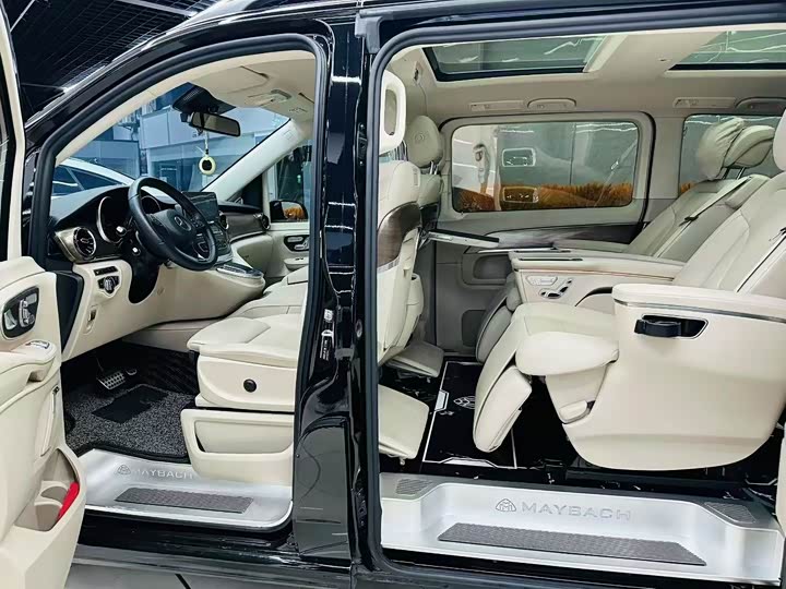 Фото 12 - Mercedes-Benz V-Class