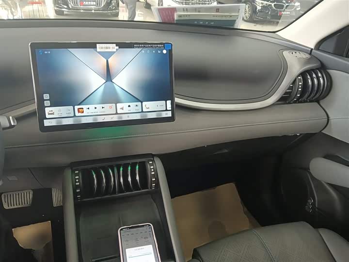 Фото 10 - BYD Yuan Plus