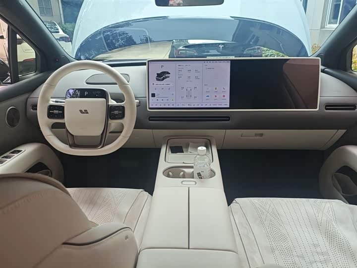 Фото 12 - LiXiang i6