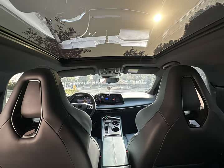 Фото 9 - MG Motor 7