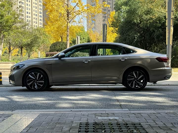 Фото 3 - Volkswagen Passat