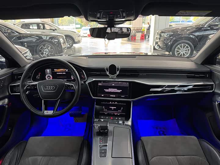 Фото 10 - Audi A6L