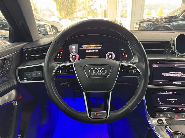 Фото 9 - Audi A6L