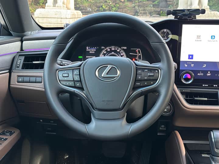 Фото 6 - Lexus ES
