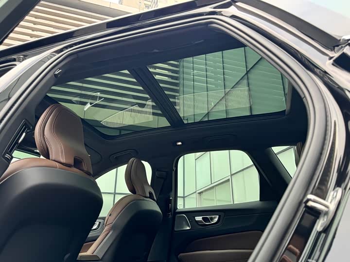 Фото 13 - Volvo XC60 Hybrid