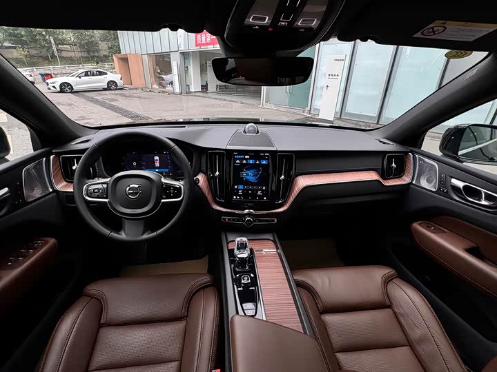 Фото 23 - Volvo XC60 Hybrid