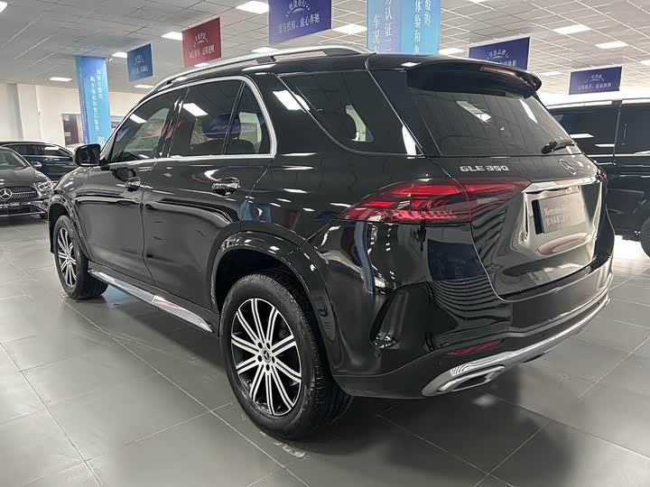 Фото 9 - Mercedes-Benz GLE-Class