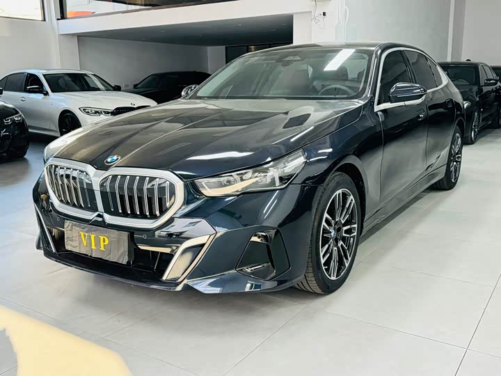 Фото 1 - BMW 5 Series