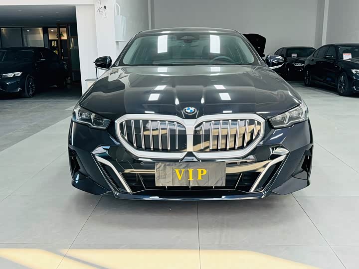 Фото 2 - BMW 5 Series