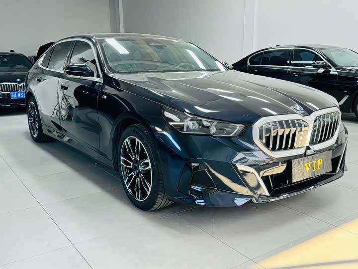 Фото 3 - BMW 5 Series