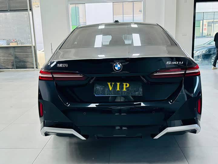 Фото 5 - BMW 5 Series