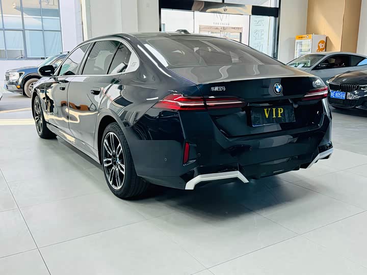 Фото 6 - BMW 5 Series