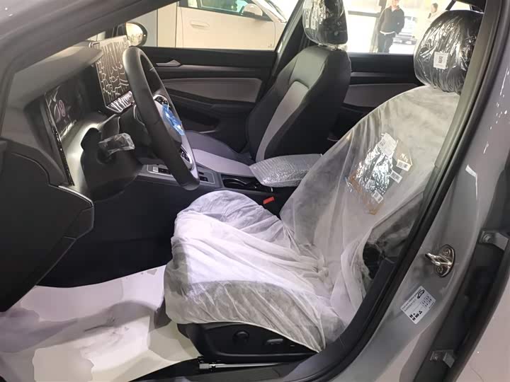 Фото 15 - Volkswagen Golf