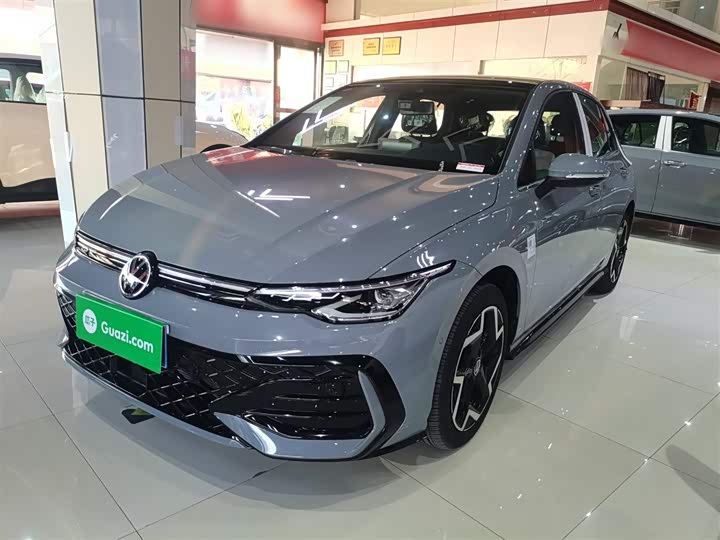 Фото 2 - Volkswagen Golf