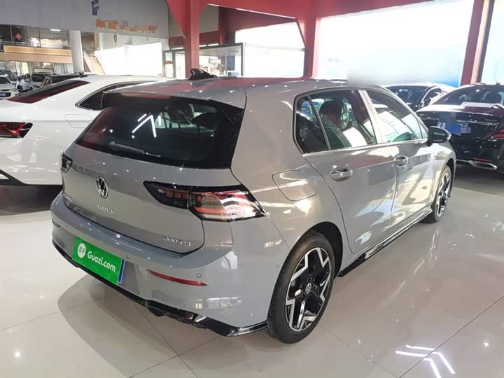 Фото 7 - Volkswagen Golf