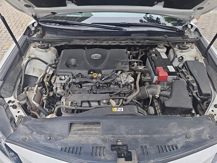 Фото 11 - Toyota Camry