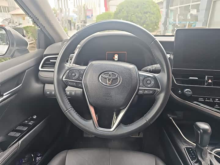 Фото 3 - Toyota Camry