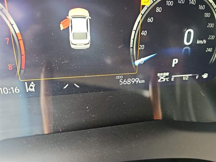 Фото 5 - Toyota Camry