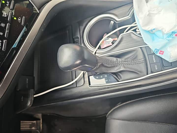 Фото 7 - Toyota Camry