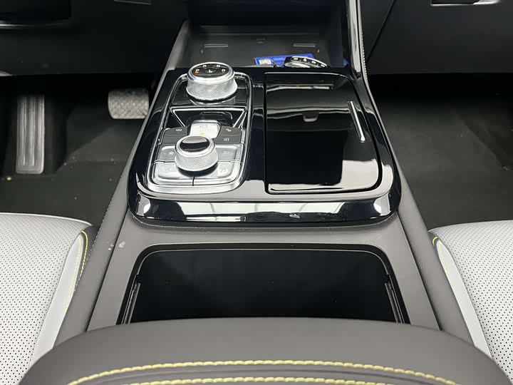 Фото 10 - Ford Equator Sport Hybrid