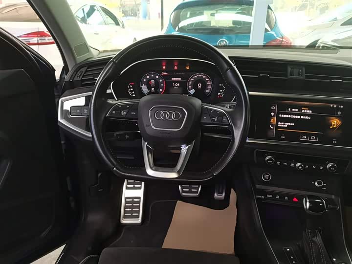 Фото 11 - Audi Q3