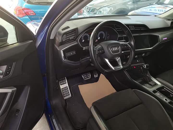 Фото 16 - Audi Q3