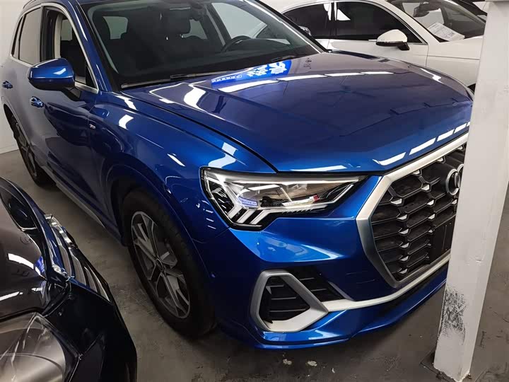 Фото 4 - Audi Q3