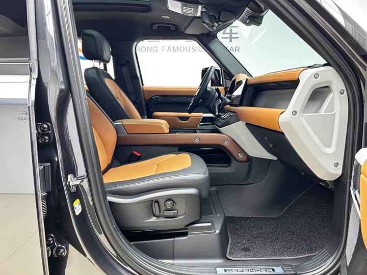 Фото 20 - Land Rover Defender