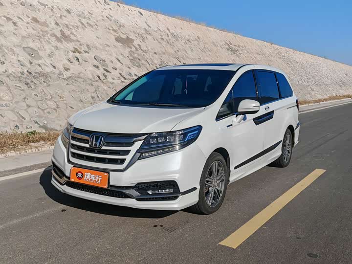 Фото 1 - Honda Elysion