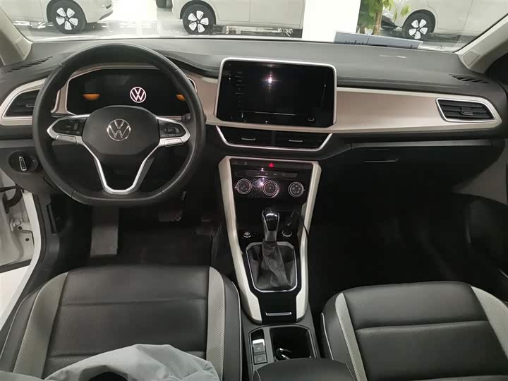 Фото 10 - Volkswagen T-Roc