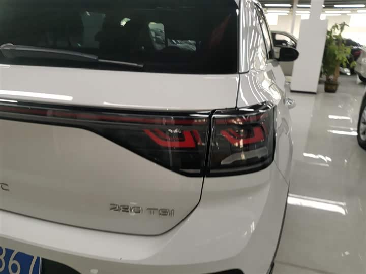 Фото 8 - Volkswagen T-Roc