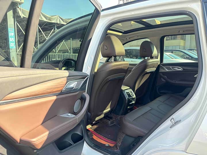 Фото 12 - BMW X3