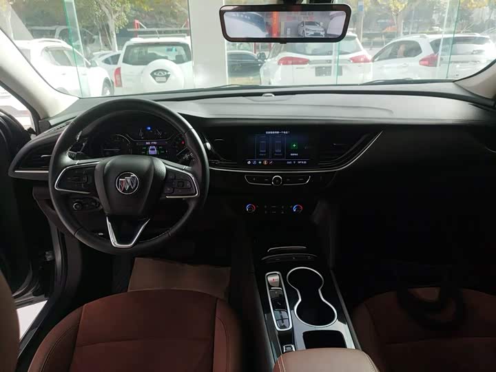 Фото 10 - Buick Regal