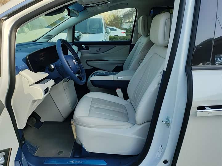 Фото 15 - Buick GL8 Hybrid