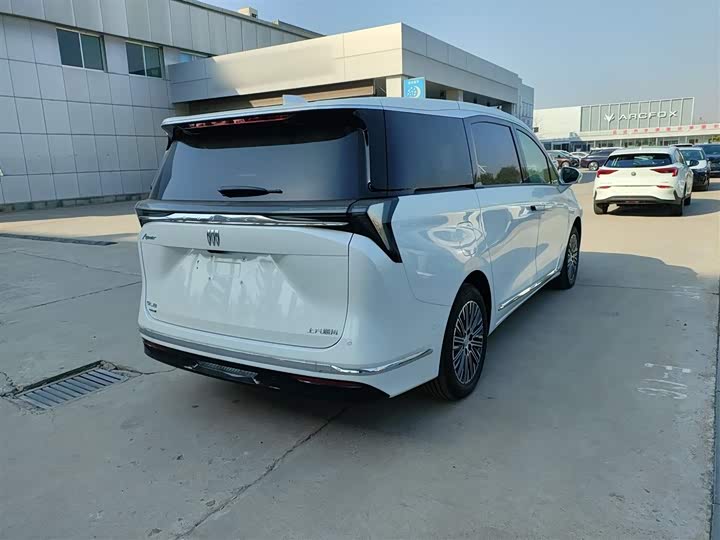 Фото 7 - Buick GL8 Hybrid