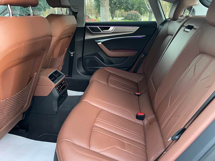 Фото 9 - Audi A7